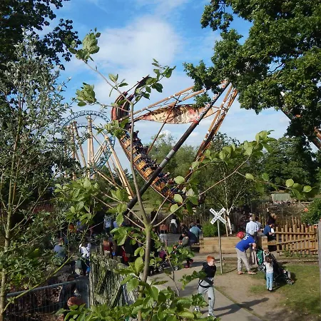 Flamingo Land - Beech Grove B11a منتزه العطل Kirby Misperton