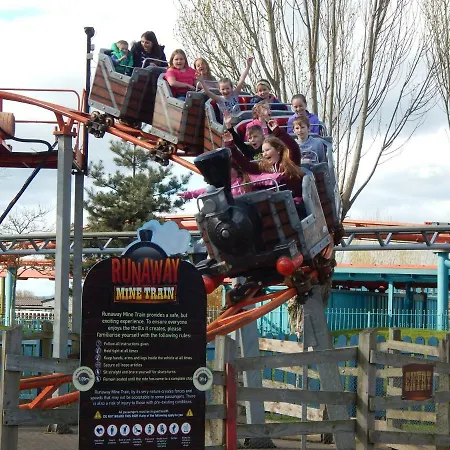 Flamingo Land - Beech Grove B11a 假日公园 Kirby Misperton